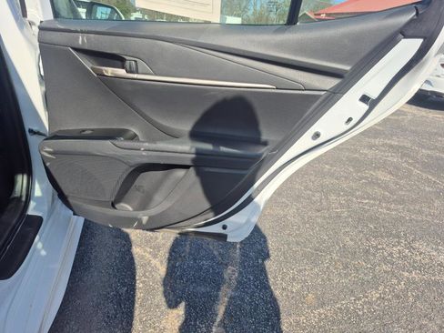 Used 2025 Toyota Camry SE w/ Multimedia Upgrade Package image 18