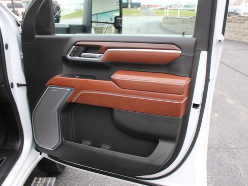 Used 2024 GMC Sierra 3500 Denali Ultimate image 12