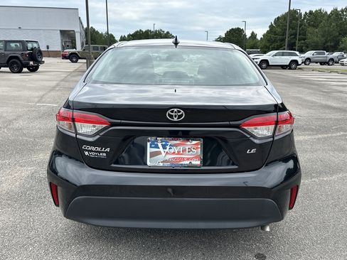 Used 2023 Toyota Corolla LE image 6