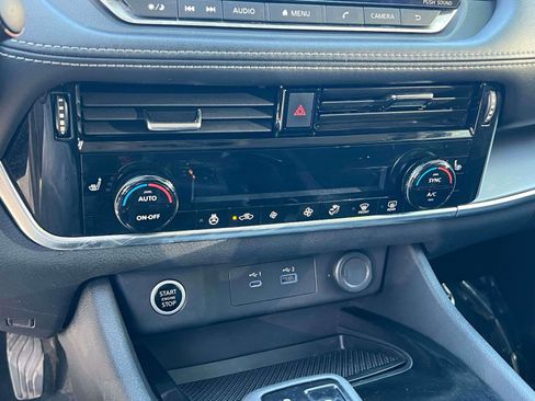 Used 2022 Nissan Rogue SV w/ SV Premium Package AWD/4WD image 14