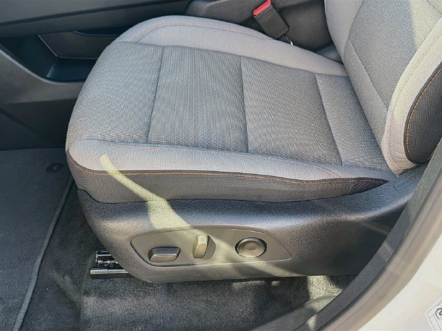 Used 2026 Chevrolet Traverse LT w/ Driver Confidence Package FWD image 20