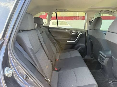 Used 2020 Toyota RAV4 XLE w/ Convenience Package FWD image 32