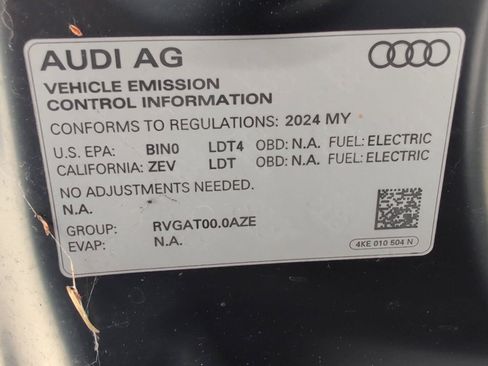 Used 2024 Audi Q8 e-tron Premium Plus w/ Premium Plus Package AWD/4WD image 23