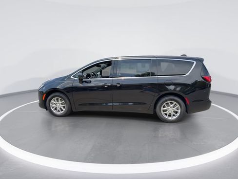 New 2027 Chrysler Pacifica Select FWD image 5