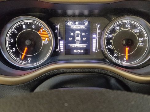 Used 2018 Jeep Cherokee Latitude image 23