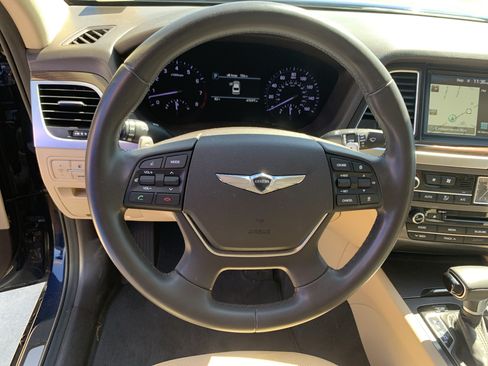 Used 2018 Genesis G80 3.8 RWD image 18