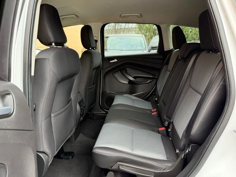 Used 2019 Ford Escape SE image 14