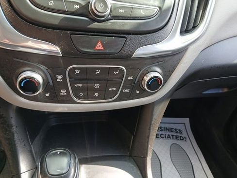 Used 2019 Chevrolet Equinox LT image 19