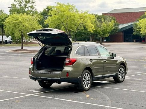 Used 2017 Subaru Outback 2.5i Touring w/ Popular Package #5A AWD/4WD image 18