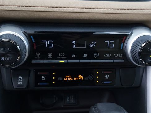 Used 2023 Toyota RAV4 Limited image 7