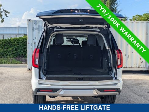 Certified 2025 Ford Expedition Max Platinum w/ Driver's Package AWD/4WD image 15