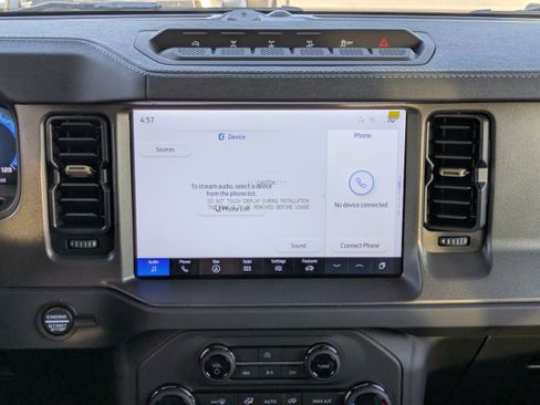 New 2025 Ford Bronco Badlands image 18