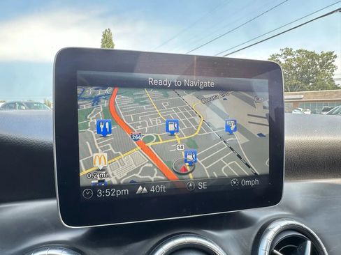 Used 2018 Mercedes-Benz CLA 250 4MATIC image 27