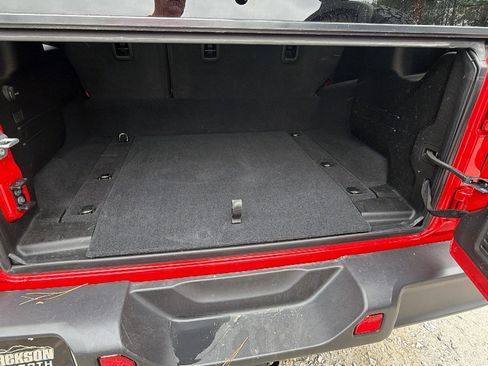 Used 2025 Jeep Wrangler Unlimited Rubicon 4xe AWD/4WD image 13