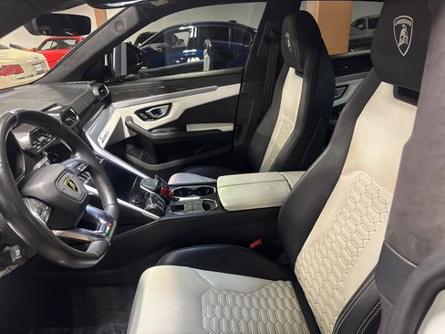 Used 2020 Lamborghini Urus image 6
