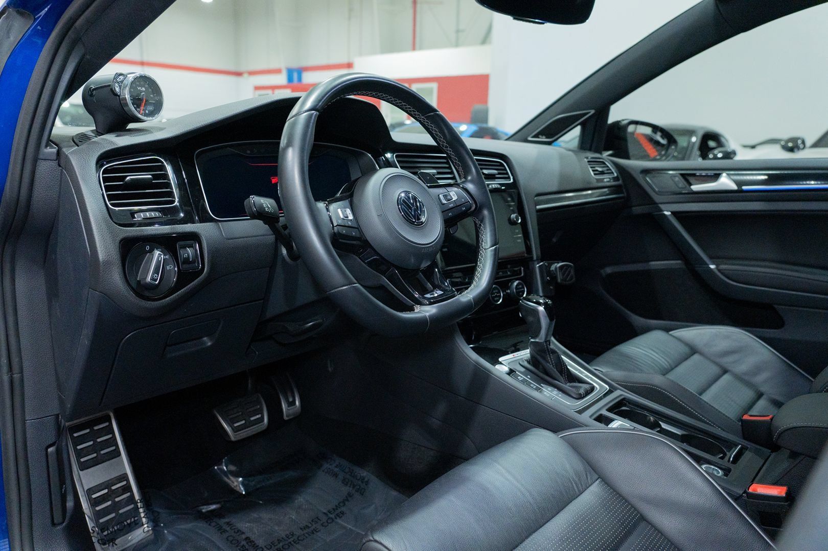 Used 2019 Volkswagen Golf 4-Door AWD/4WD image 16