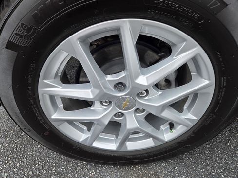 Used 2024 Chevrolet Equinox LS image 13