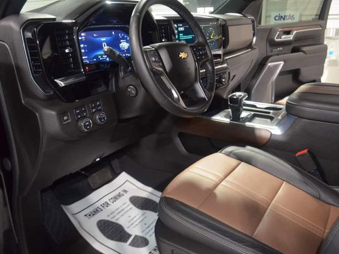 Used 2024 Chevrolet Silverado 1500 High Country AWD/4WD image 12