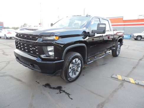 Used 2021 Chevrolet Silverado 2500 Custom w/ Custom Value Package image 1