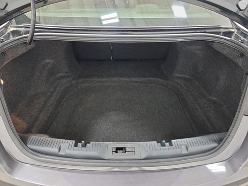 Used 2017 Ford Taurus SE image 34