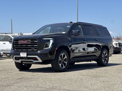 New 2026 GMC Yukon XL AT4 Ultimate w/ LPO, Floor Liner Package AWD/4WD image 6