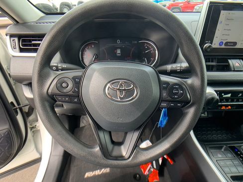 Used 2024 Toyota RAV4 LE AWD/4WD image 15
