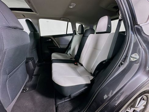 Used 2018 Toyota RAV4 XLE FWD image 29