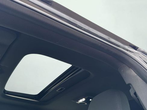 Used 2014 Dodge Avenger SXT w/ Sun/Sound Group image 19