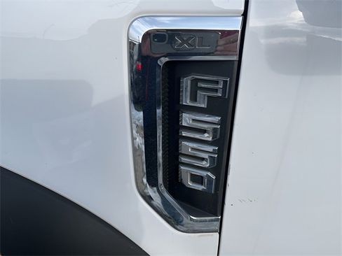 Used 2018 Ford F550 4x4 Crew Cab Super Duty image 18