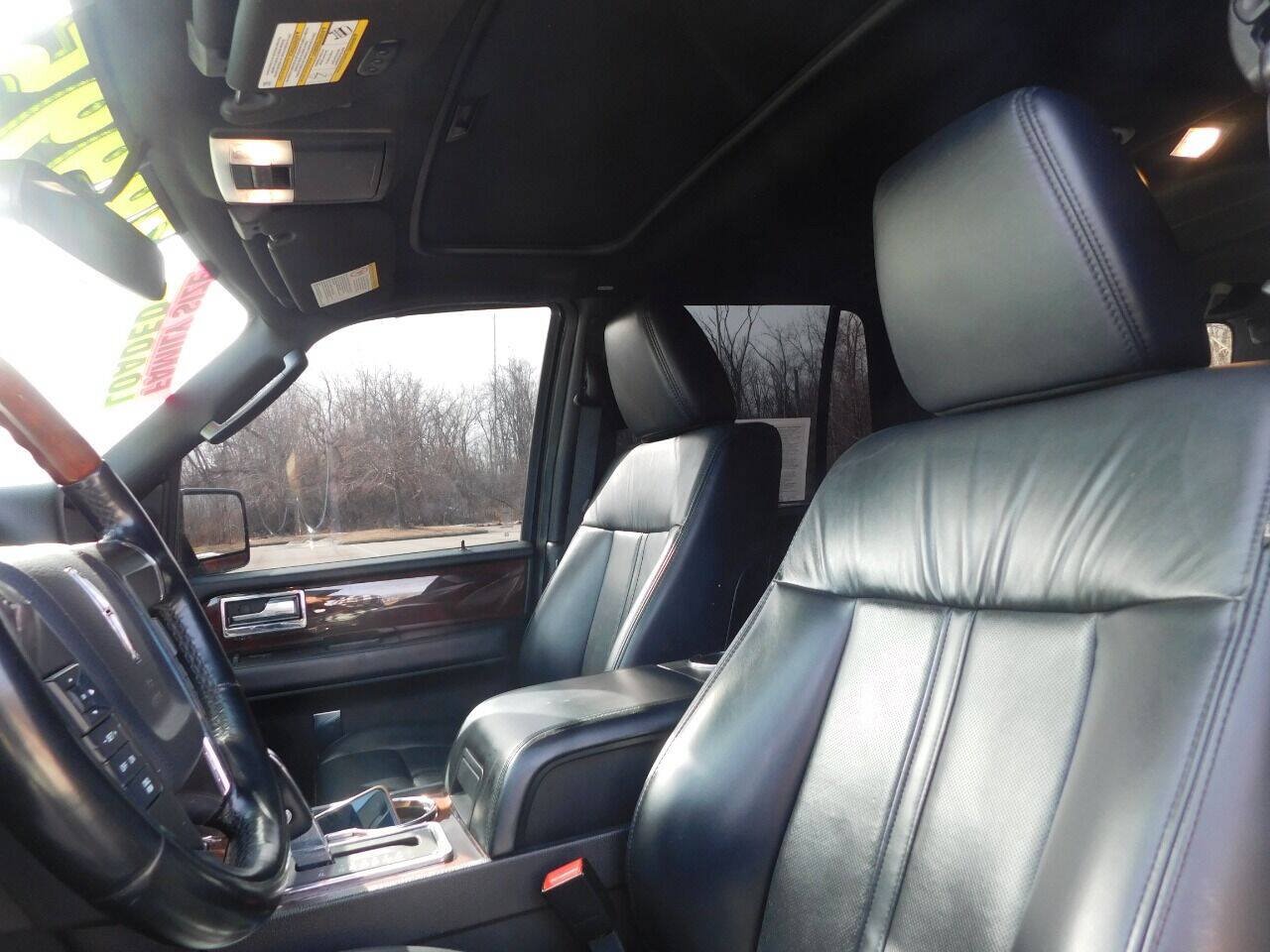 Used 2017 Lincoln Navigator L Select AWD/4WD image 11