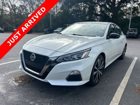 Used 2020 Nissan Altima 2.5 SR w/ Premium Package image 1