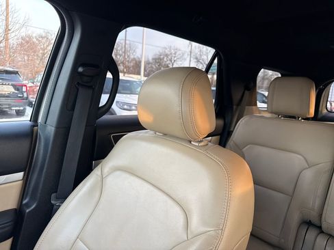 Used 2017 Ford Explorer XLT w/ Equipment Group 202A image 41