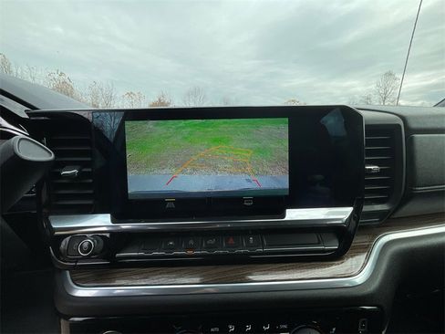 Used 2022 Chevrolet Silverado 1500 LT image 18