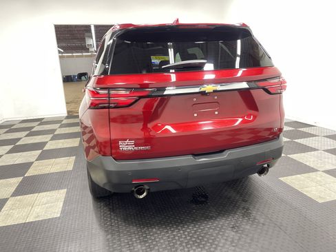 Used 2022 Chevrolet Traverse LT FWD image 3
