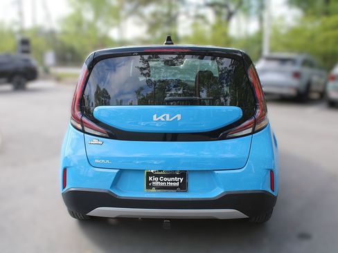 Certified 2023 Kia Soul S image 8