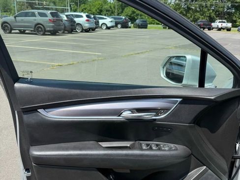 Used 2017 Cadillac XT5 Luxury image 7