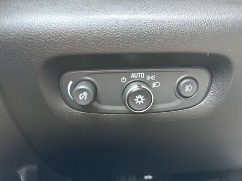 Used 2019 Chevrolet Traverse LT w/ LT Premium Package image 40