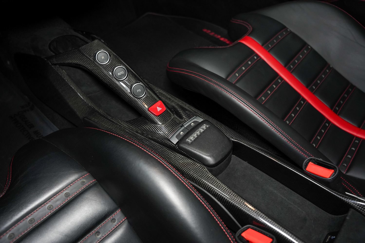 Used 2016 Ferrari 488 GTB RWD image 40