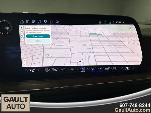 Used 2025 Chevrolet Suburban High Country image 10