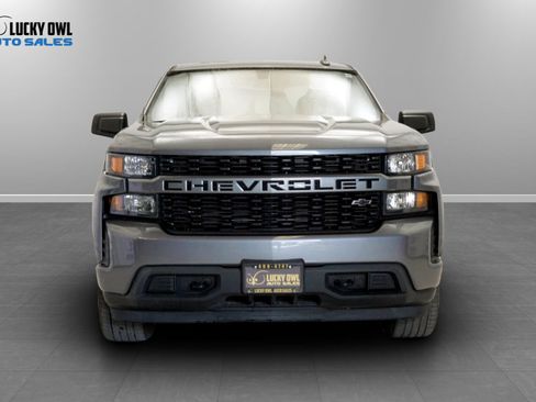 Used 2022 Chevrolet Silverado 1500 Custom w/ LPO, Blackout Package RWD image 2