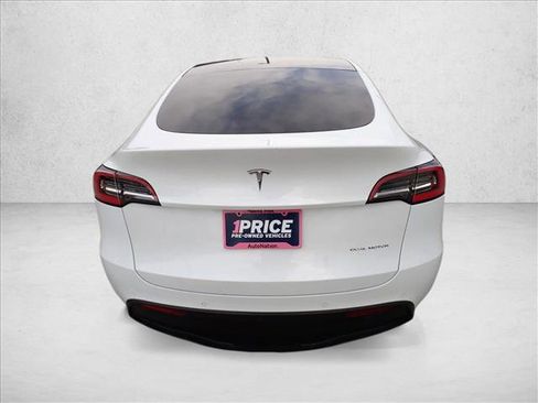 Used 2021 Tesla Model Y Long Range image 3