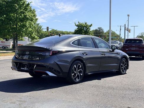 Used 2025 Hyundai Sonata SEL FWD image 21