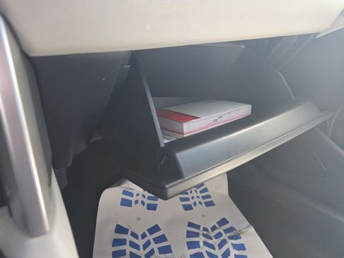 Used 2022 Toyota Corolla Cross LE image 30