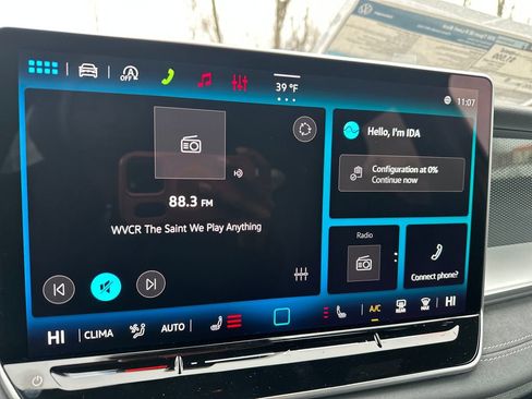 New 2026 Volkswagen Tiguan SE R-Line image 9