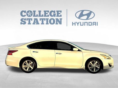 Used 2013 Nissan Altima 2.5 SV FWD image 11