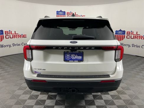 New 2026 Ford Explorer Active RWD image 4