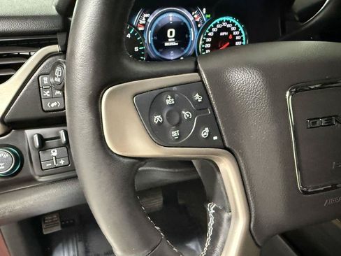 Used 2019 GMC Yukon XL Denali w/ Denali Ultimate Package AWD/4WD image 23