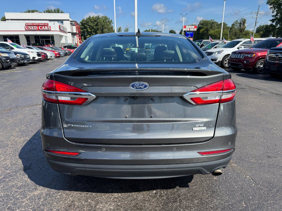Used 2019 Ford Fusion SE w/ Equipment Group 151A FWD image 4