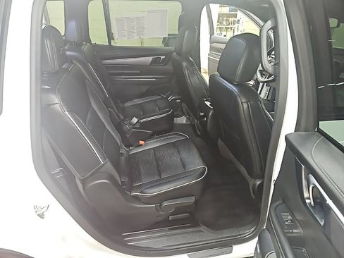 Certified 2025 Buick Enclave Sport Touring image 30