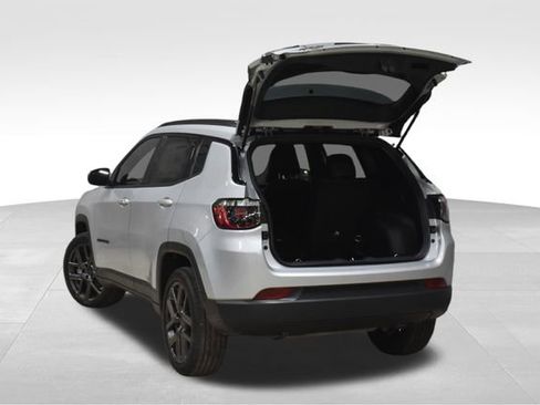 New 2026 Jeep Compass Latitude image 29